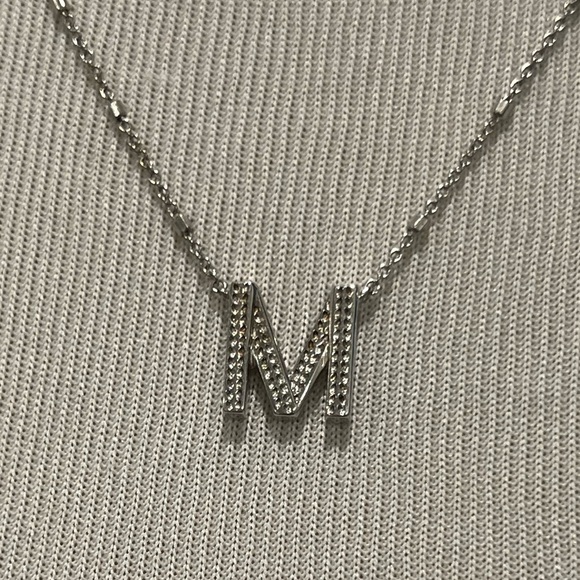 NEW Kendra Scott Initial “M” Pendant Necklace Silver Rhodium Box Pouch - Picture 3 of 8
